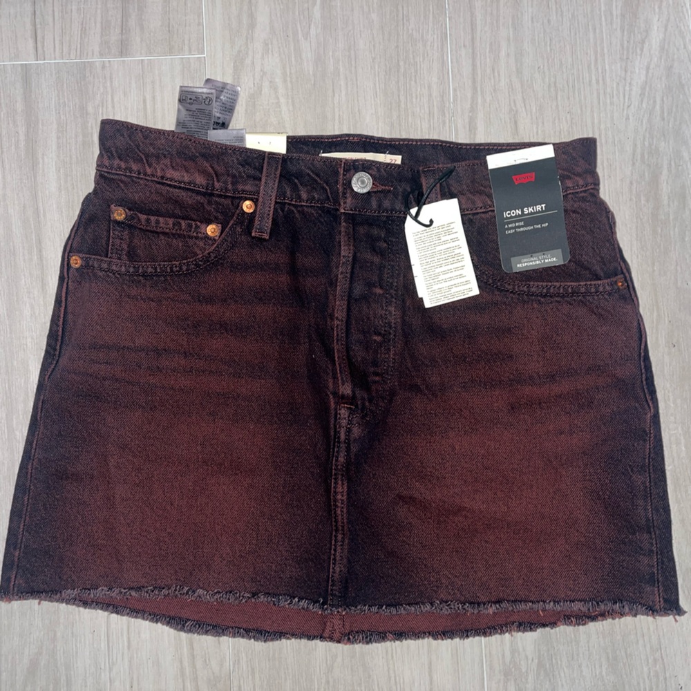 New Levi Demi Skirt